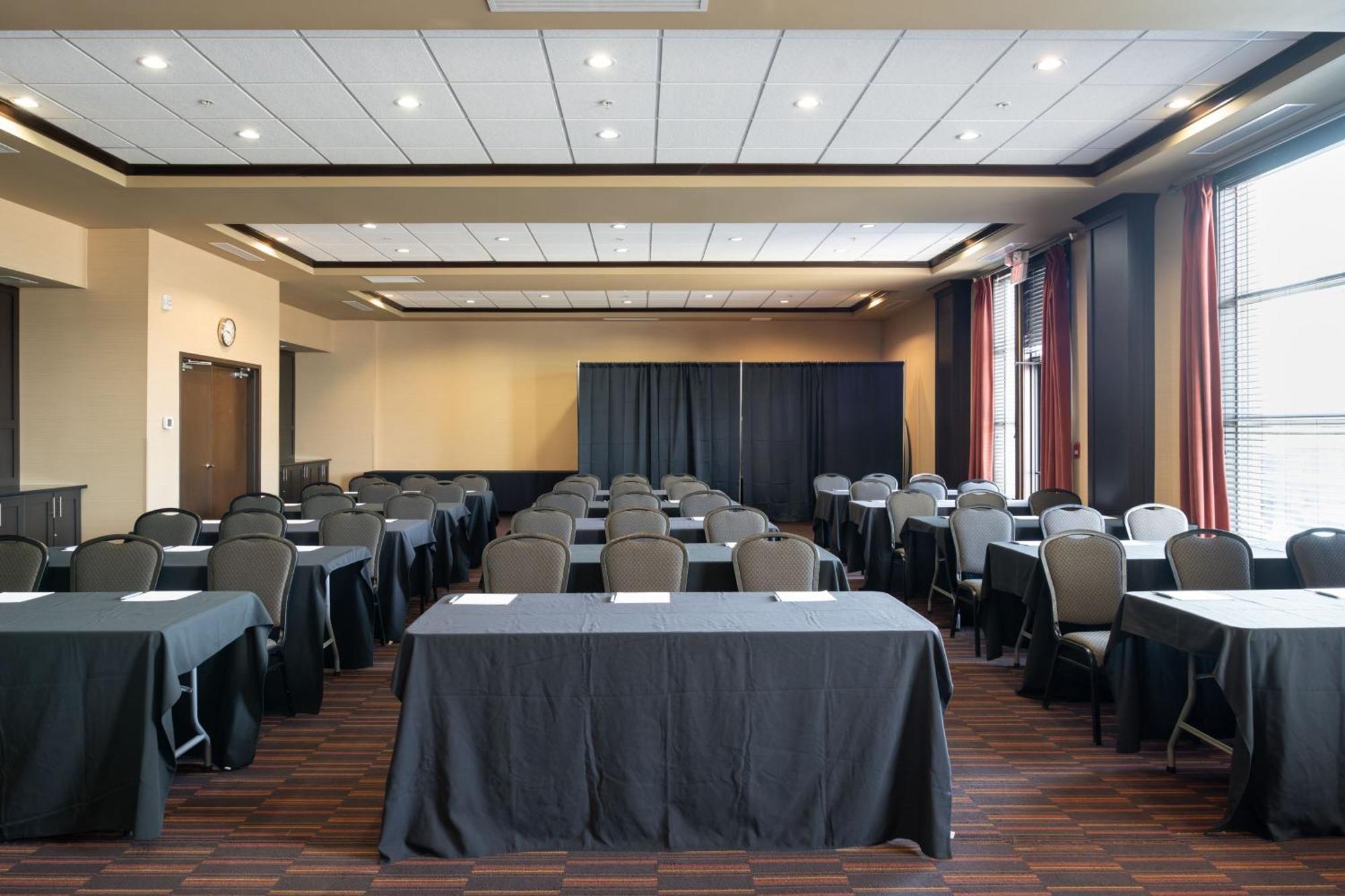Four Points By Sheraton Edmonton International Airport Nisku Zewnętrze zdjęcie