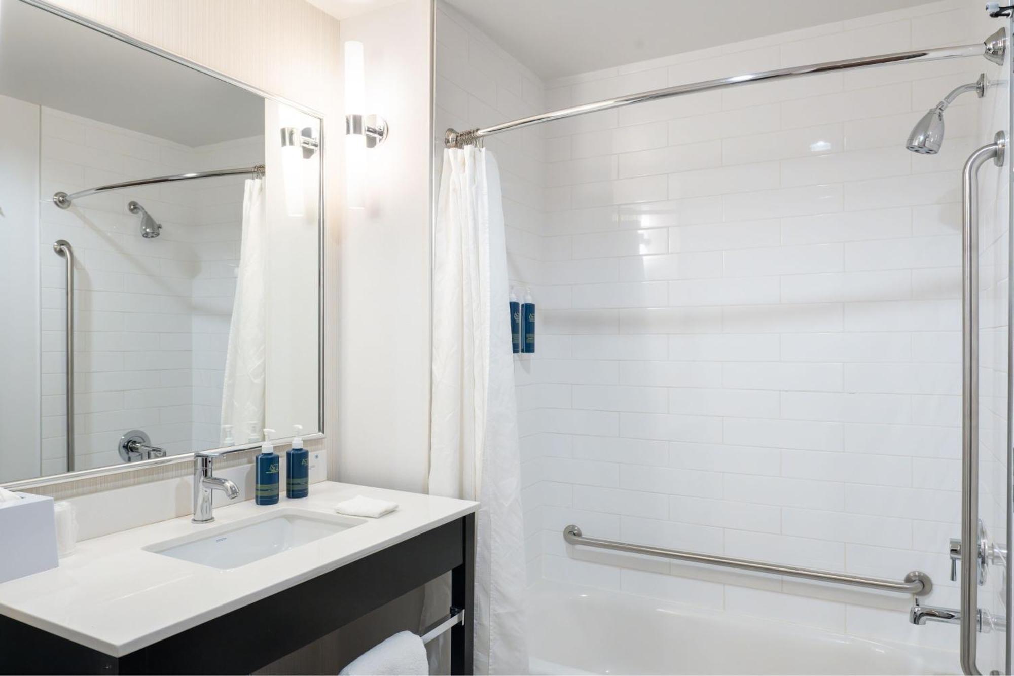 Four Points By Sheraton Edmonton International Airport Nisku Zewnętrze zdjęcie